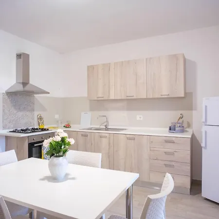 Bianche Del Capitolo * Monopoli